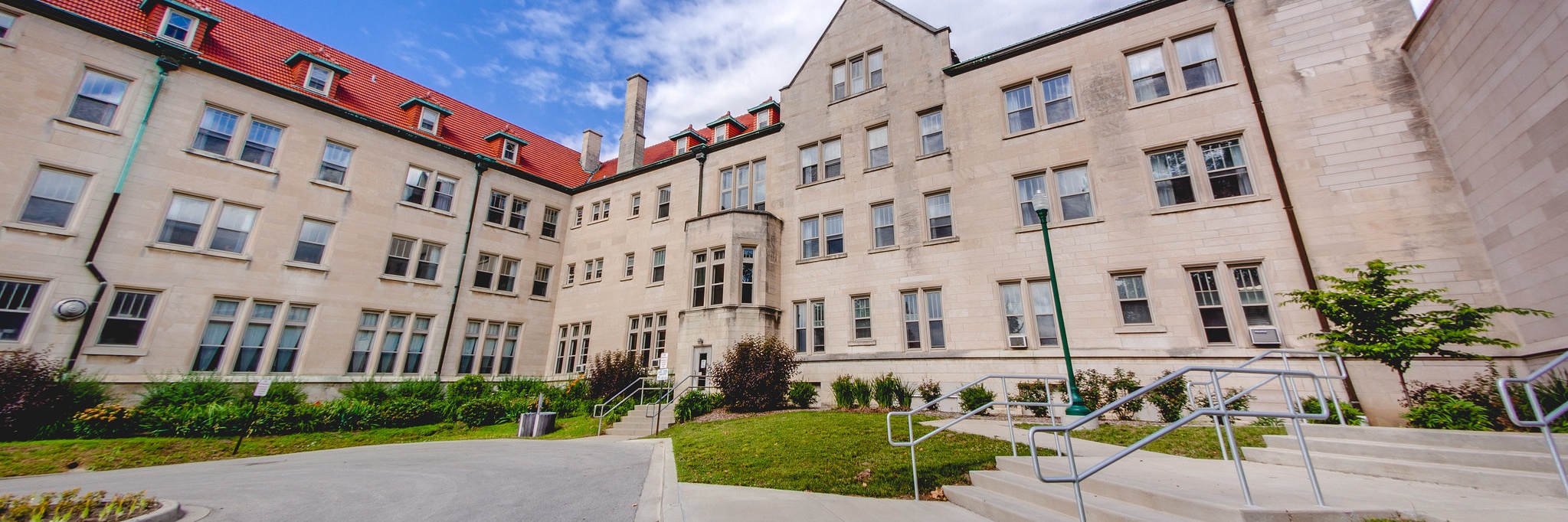 Pemberton Hall EIU Housing Eastern Illinois University